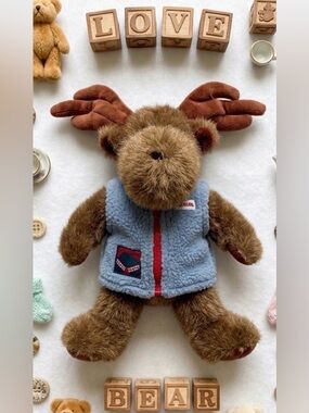 Boyd’s Bears Gustaf Mooseltoff Plush Brown Moose Jacket 2002 Stuffed Animal 13”
